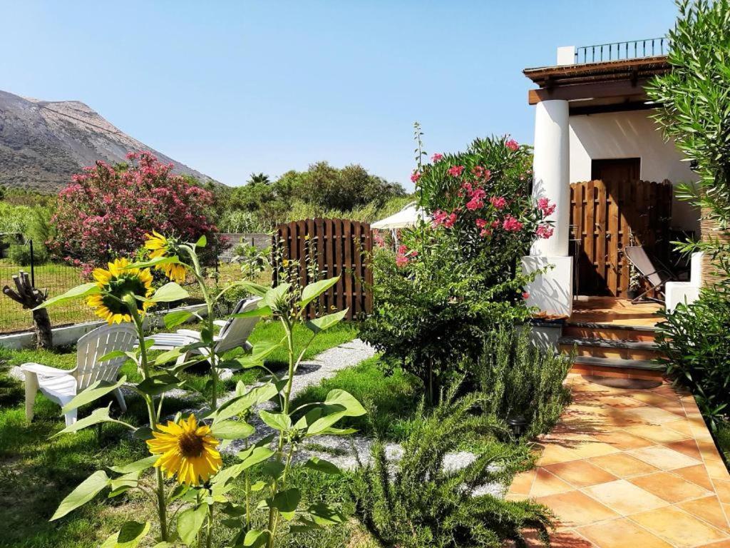 Garden & Sea Villa Vulcano  Exterior photo