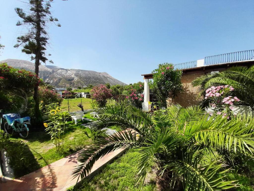Garden & Sea Villa Vulcano  Exterior photo
