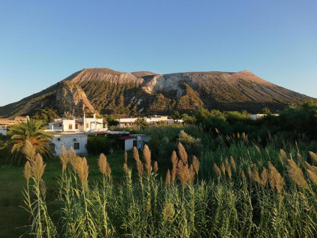 Garden & Sea Villa Vulcano  Exterior photo