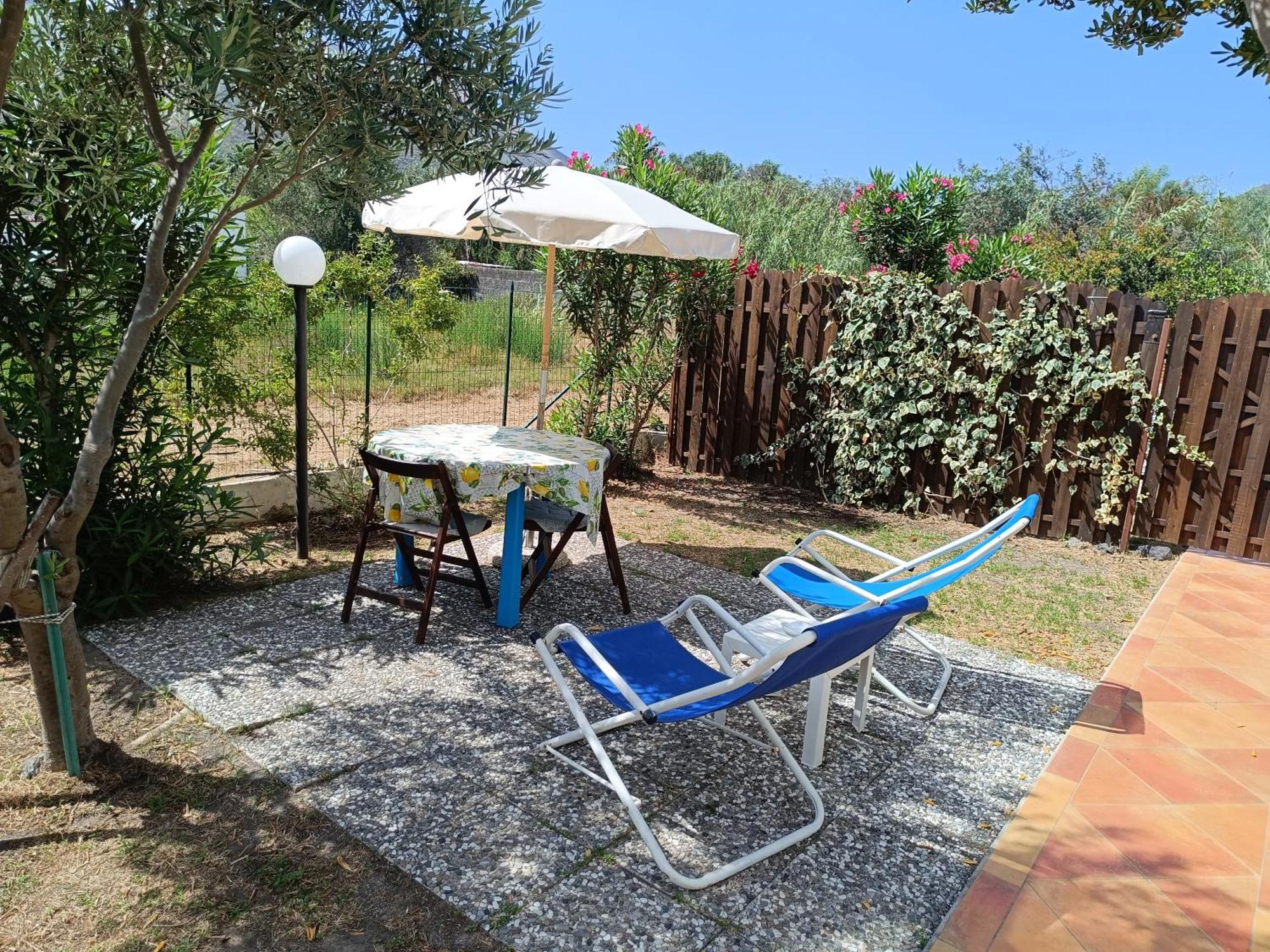 Garden & Sea Villa Vulcano  Exterior photo