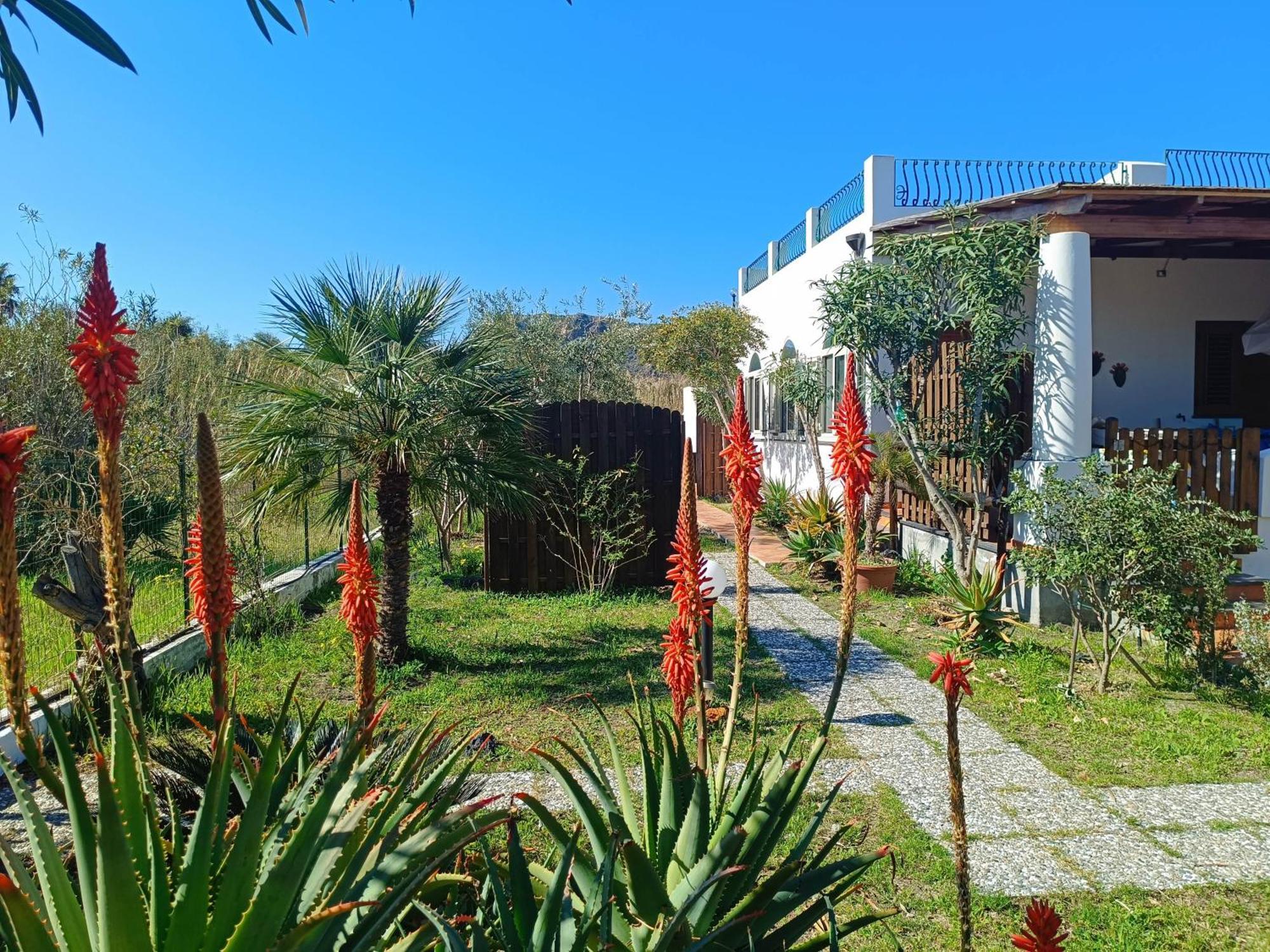 Garden & Sea Villa Vulcano  Exterior photo