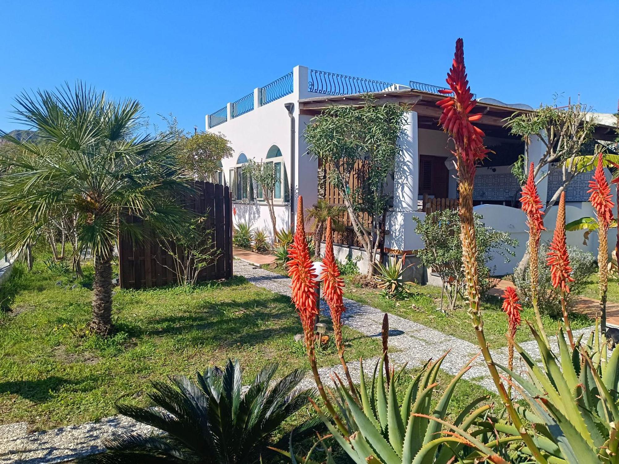 Garden & Sea Villa Vulcano  Exterior photo